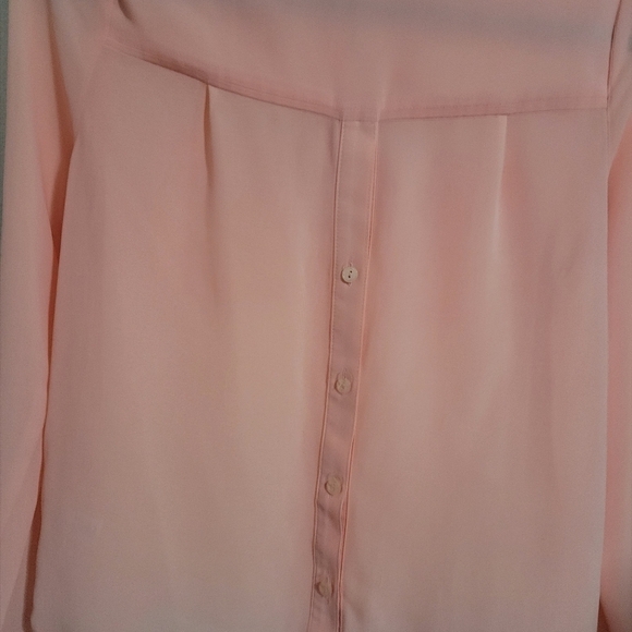 Sugar Rain top with roll up sleeves button details in back size small peach - Picture 6 of 7